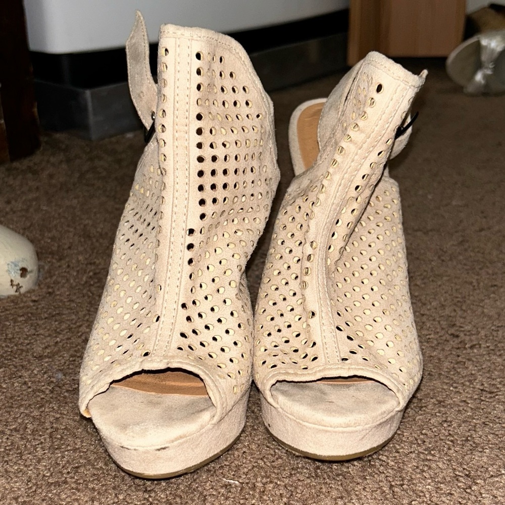 Chinese Laundry wedge